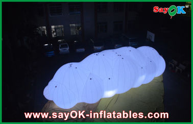 διογκώσιμο επιπλέον σώμα μπαλονιών σύννεφων ηλίου PVC 0.18mm στον αέρα με το φως των οδηγήσεων