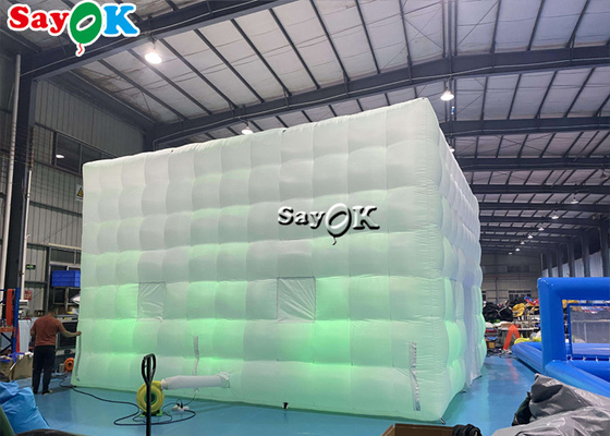 Διογκώσιμη σκηνή αέρα κύβων των υπαίθριων ντυμένων PVC γιγαντιαίων οδηγήσεων με το μέγεθος συνήθειας ανεμιστήρων