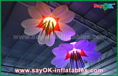 Οι οδηγήσεις κρεμούν νάυλον ύφασμα διακοσμήσεων φωτισμού λουλουδιών το διογκώσιμο για τη διαφήμιση/το γεγονός