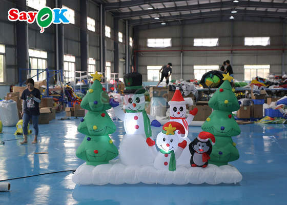 Μεγάλο υπαίθριο χτύπημα Santa χιονανθρώπων φωτισμού - επάνω διακοσμήσεις ναυπηγείων Inflatables χριστουγεννιάτικων δέντρων