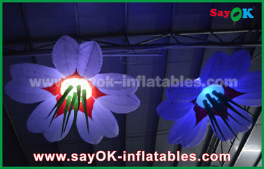 Ζωηρόχρωμα κρεμώντας διογκώσιμα λουλούδια φωτισμού για τη διακόσμηση φεστιβάλ