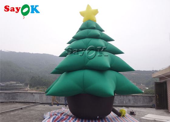 πράσινο χριστουγεννιάτικο δέντρο διακοσμήσεων διακοπών 5m διογκώσιμο με τις διακοσμήσεις