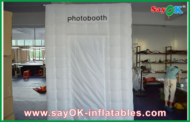 Διογκώσιμη σκηνή ισχυρό Οξφόρδη 2.6m ύψους άσπρο ύφασμα Photobooth κύβων Quadrate με το φως των οδηγήσεων