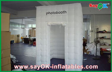 Διογκώσιμη σκηνή ισχυρό Οξφόρδη 2.6m ύψους άσπρο ύφασμα Photobooth κύβων Quadrate με το φως των οδηγήσεων