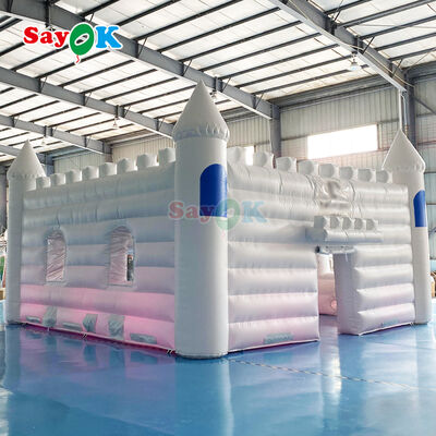 Προσαρμοσμένο λευκό αδιάβροχο ανθεκτικό στην υπεριώδη ακτινοβολία φουσκωτό κάστρο-σκηνή για υπαίθριους γάμους και πάρτι